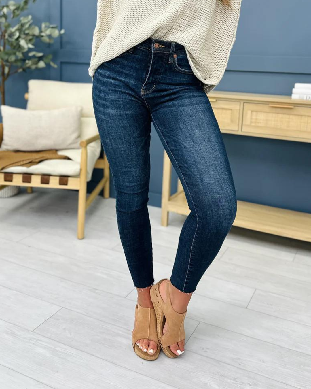 Jeans justos com realce dos glúteos e controlo do abdómen®