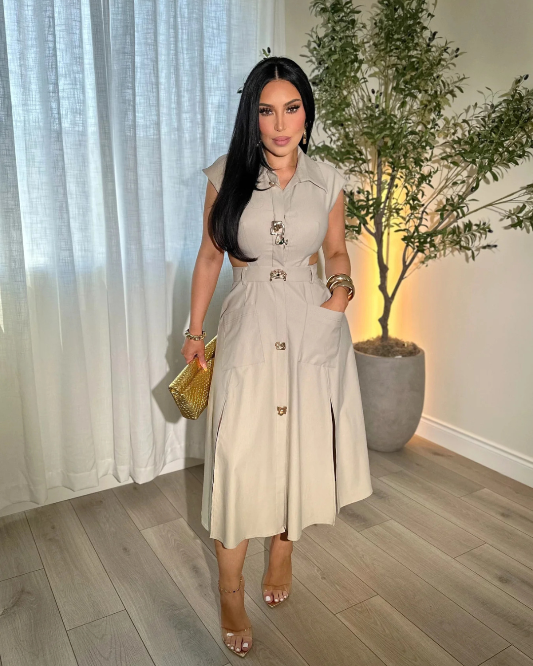 Vestido elegante sem mangas com botões decorativos®