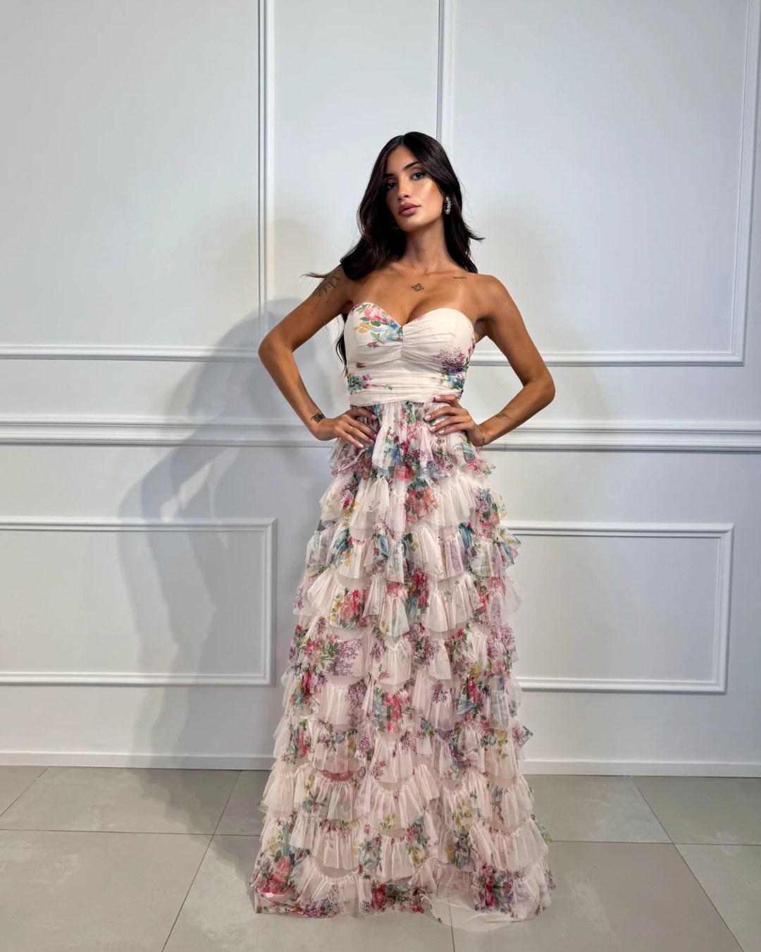 Vestido comprido sem alças e com degraus®