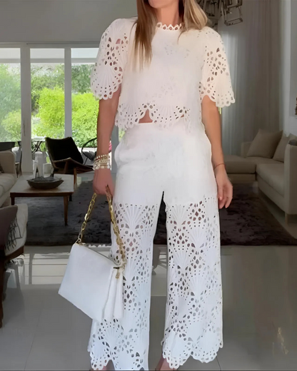 Conjunto de duas peças com camisa de manga curta e calças largas para mulher®