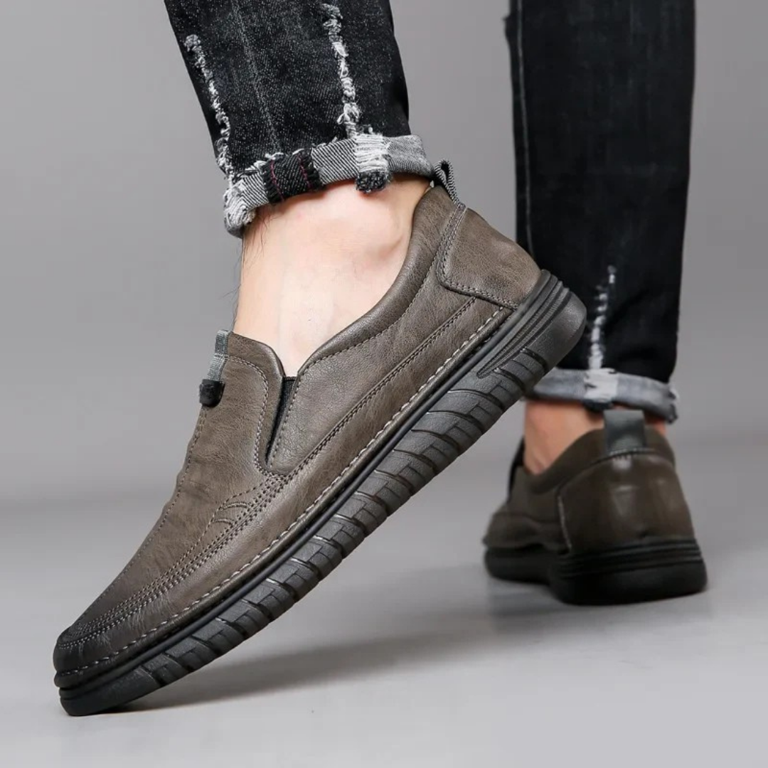 Mocassins de Couro Genuíno para Homem com Design Clássico e Sola Exterior Antiderrapante®