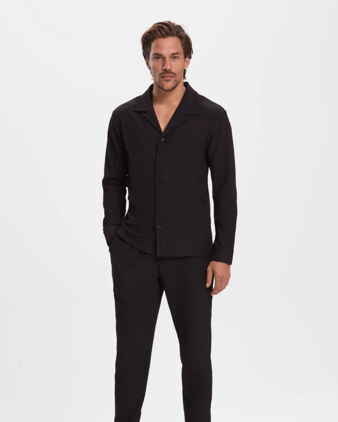 Conjunto de Camisa e Calças Justas em Tecido Plissado para Homem®
