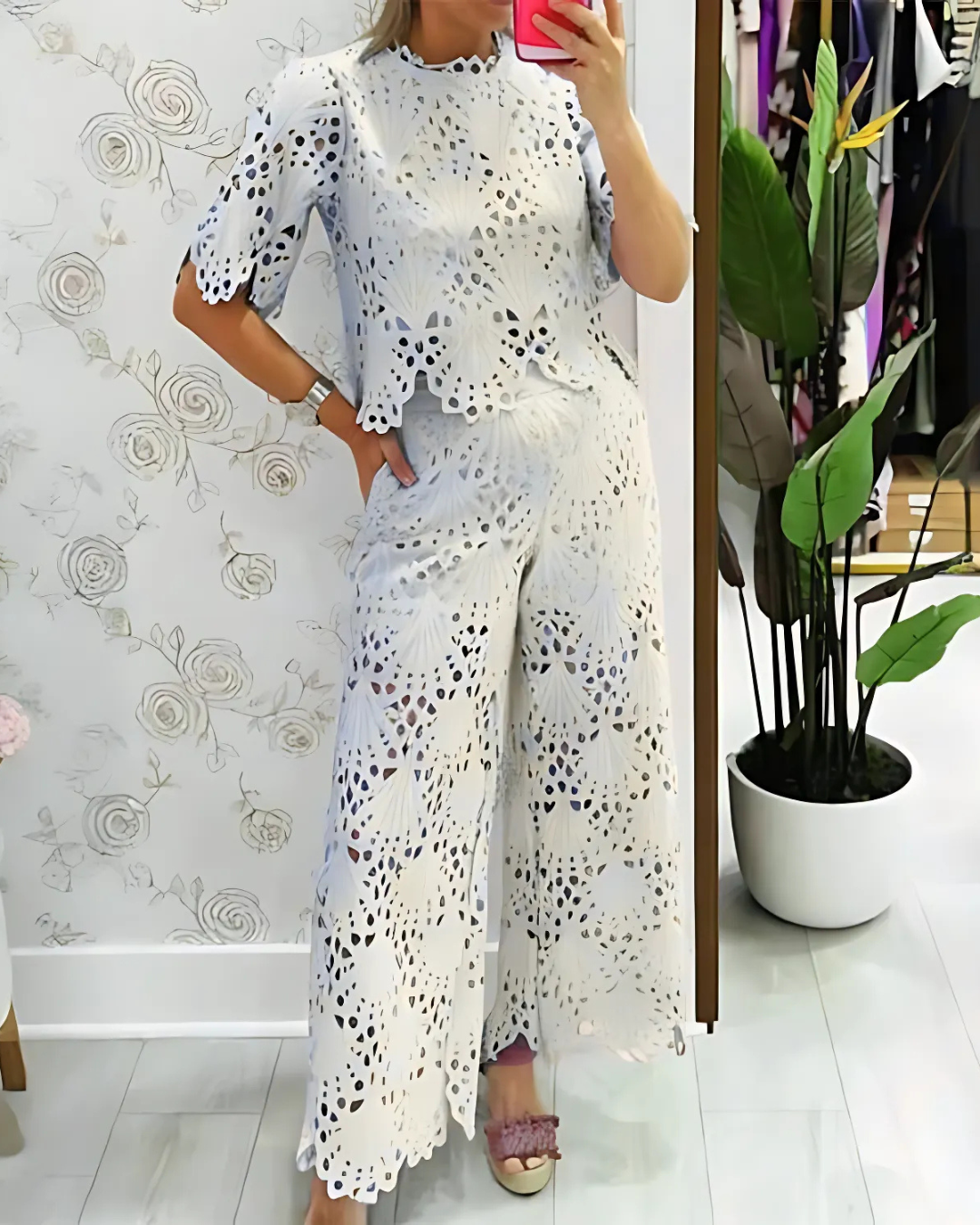 Conjunto de duas peças com camisa de manga curta e calças largas para mulher®
