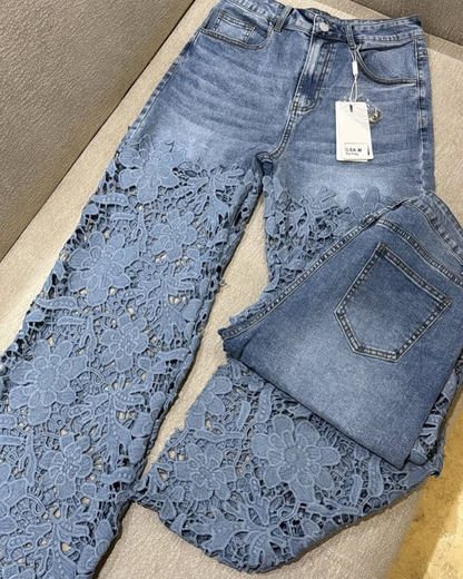 Calças de ganga para mulher com renda floral nas pernas®