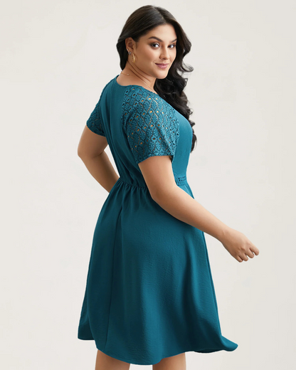 Vestido midi com bolsos e mangas curtas com fendas de renda®