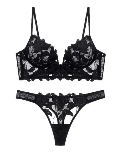 Conjunto de Lingerie em Renda Floral com Sutiã de Copa Estruturada e Tanga a Combinar®