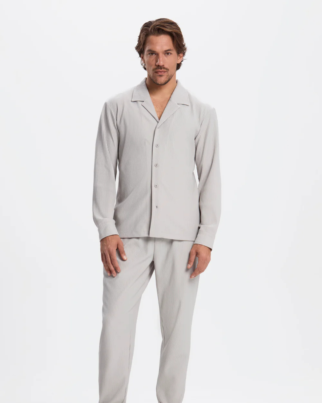 Conjunto de Camisa e Calças Justas em Tecido Plissado para Homem®