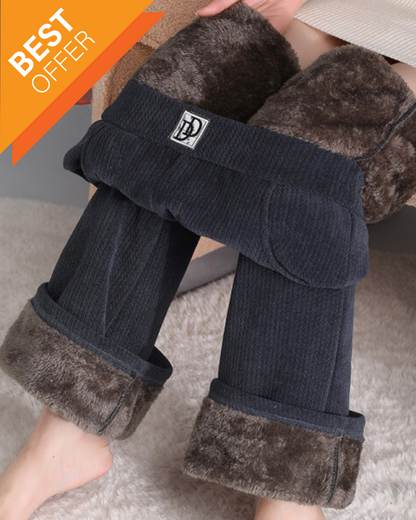 Calças às riscas com forro polar de perna larga®